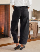 Brennan Barrel Leg Jean- Black