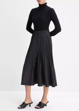 Pintuck Pleated Pull On Skirt- Black