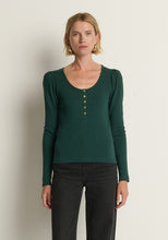 Reeva Henley- Pine