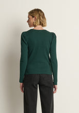 Reeva Henley- Pine