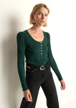 Reeva Henley- Pine