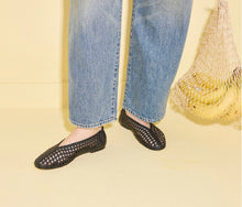 Riley- Black Woven