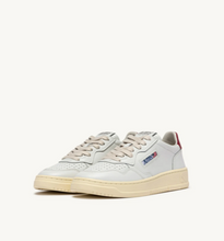 Medalist Low- Leather/ Suede Logo White/ Deep Claret