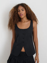 Soho Scoop Vest- Black