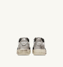 Medalist Low Super Vintage- White/ Black/ Silver