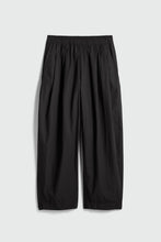 Spa Pleat Pant- Black