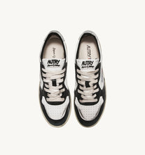 Medalist Low Super Vintage- White/ Black/ Silver