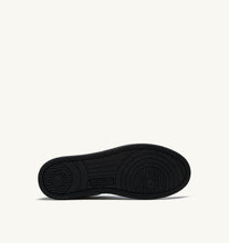 Medalist Low- White/ Black