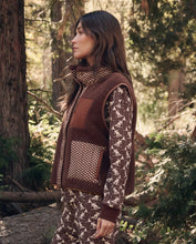 The Plush Crosswind Vest- Hickory w/ Chocolate Dot