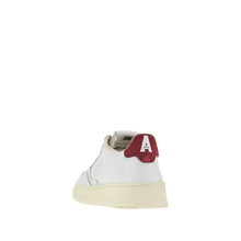 Medalist Low- Leather/ Suede Logo White/ Deep Claret
