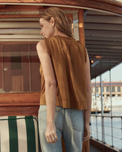 The Vignette Top- Clay