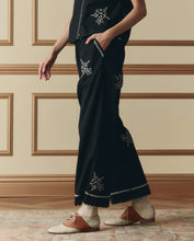 The Weekend Pant w/ Hanky Embroidery- Black