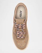 Medalist Low- Pony/ Beige