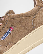 Medalist Low- Pony/ Beige