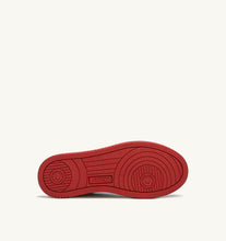 Medalist Low- White/ Red