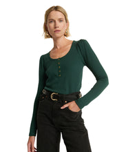 Reeva Henley- Pine