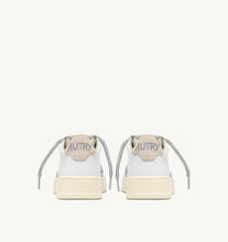 Medalist Low-  Leather Swoll/ White Silver