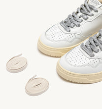 Medalist Low-  Leather Swoll/ White Silver