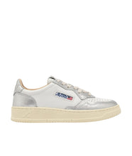 Medalist Low- White/ Silver