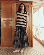 The Canary Skirt- Black & Cream Token Floral