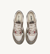 Medalist Low Super Vintage- Mesh/ Suede White Gold